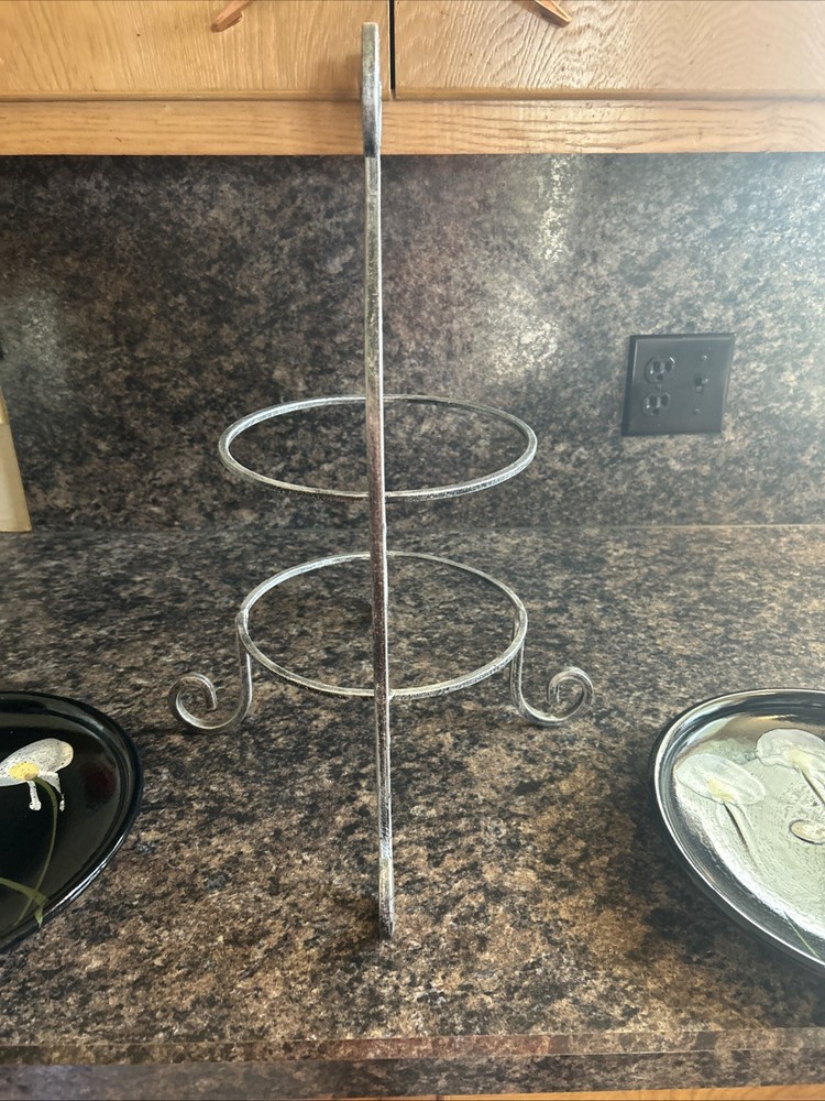 2-tier Serving Tower with Plates Heavy Duty