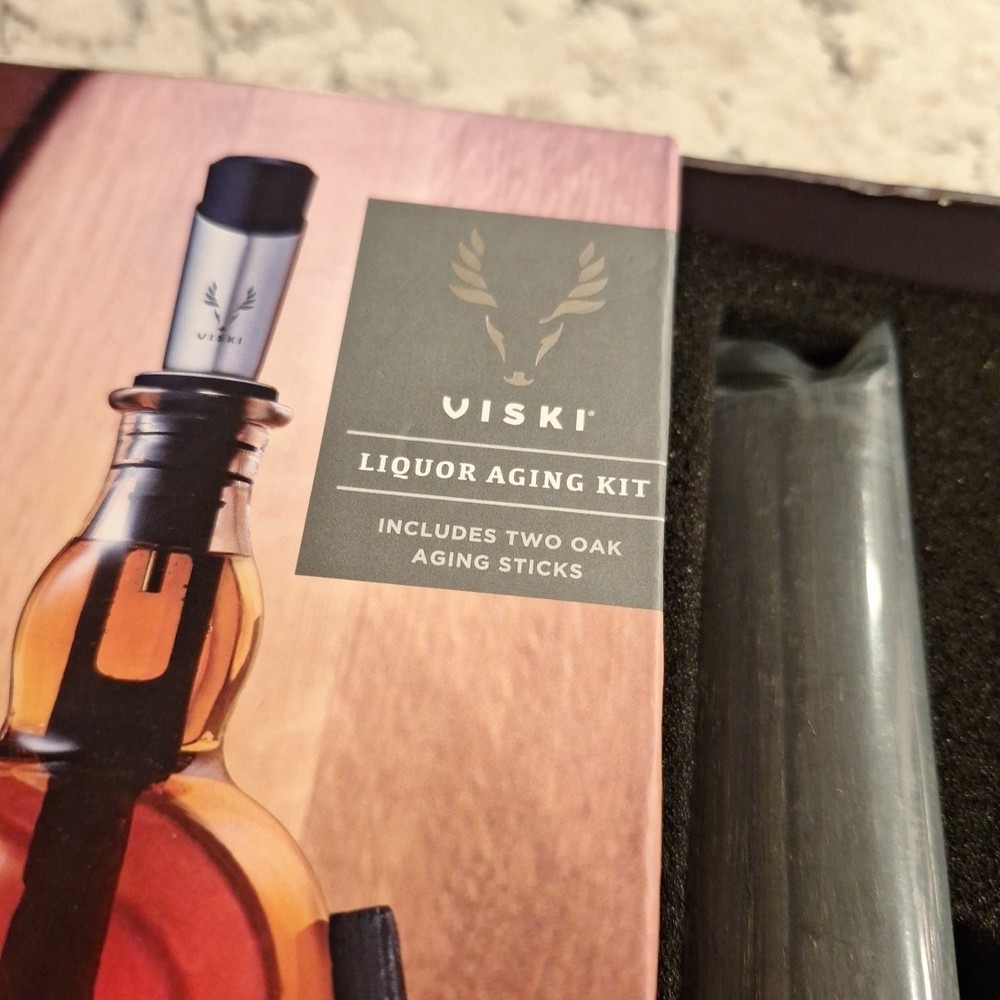 NEW Viski Liquor Aging Kit Includes Two Oak Sticks Pourer & Stopper