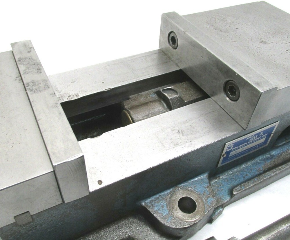 KURT ANGLOCK 6" MILLING MACHINE VISE w/ JAWS & HANDLE - #D60