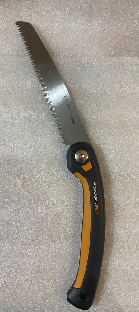 Fiskars SW69 Plus Folding Pruning Hand Saw