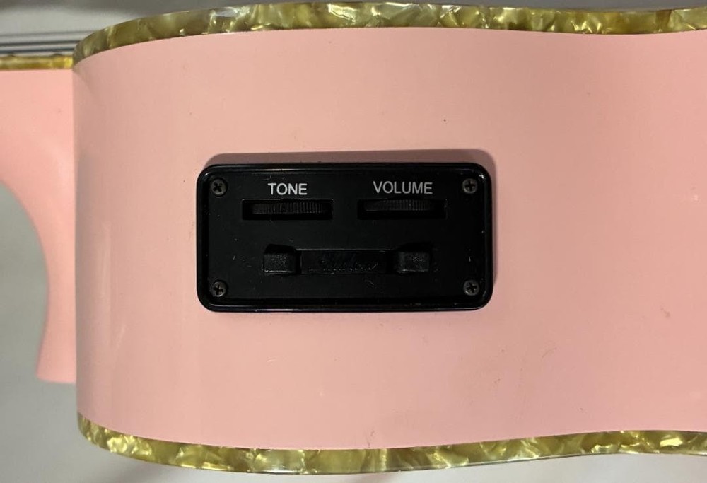 KALA electric ukulele pink