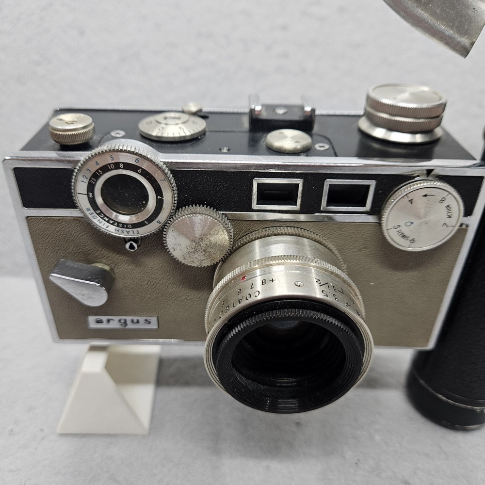 Vintage Argus C3 35mm Rangefinder Camera w/ Flash – Shutter Fires – Untested