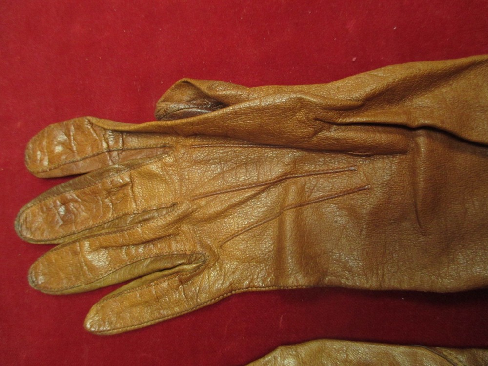 Vintage 1920s leather gloves
