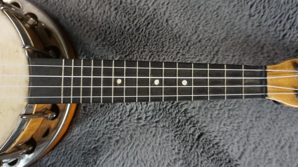 Vintage Closed Back Banjolele