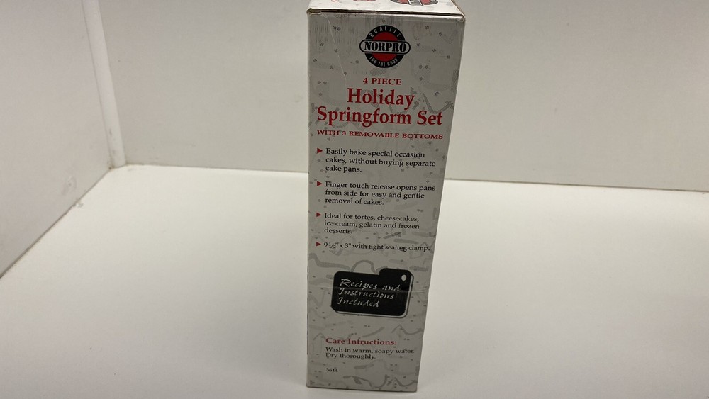 Norpro 4-Piece Holiday Springform Cake Set NIB