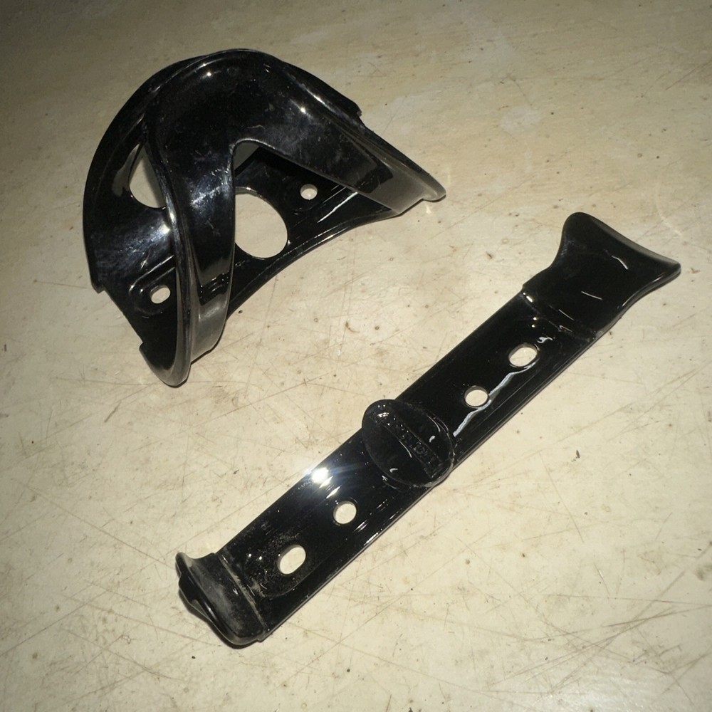 Arundel Flip Flop RIGHT or LEFT Side Loading Gloss Black Bicycle Bottle Cage