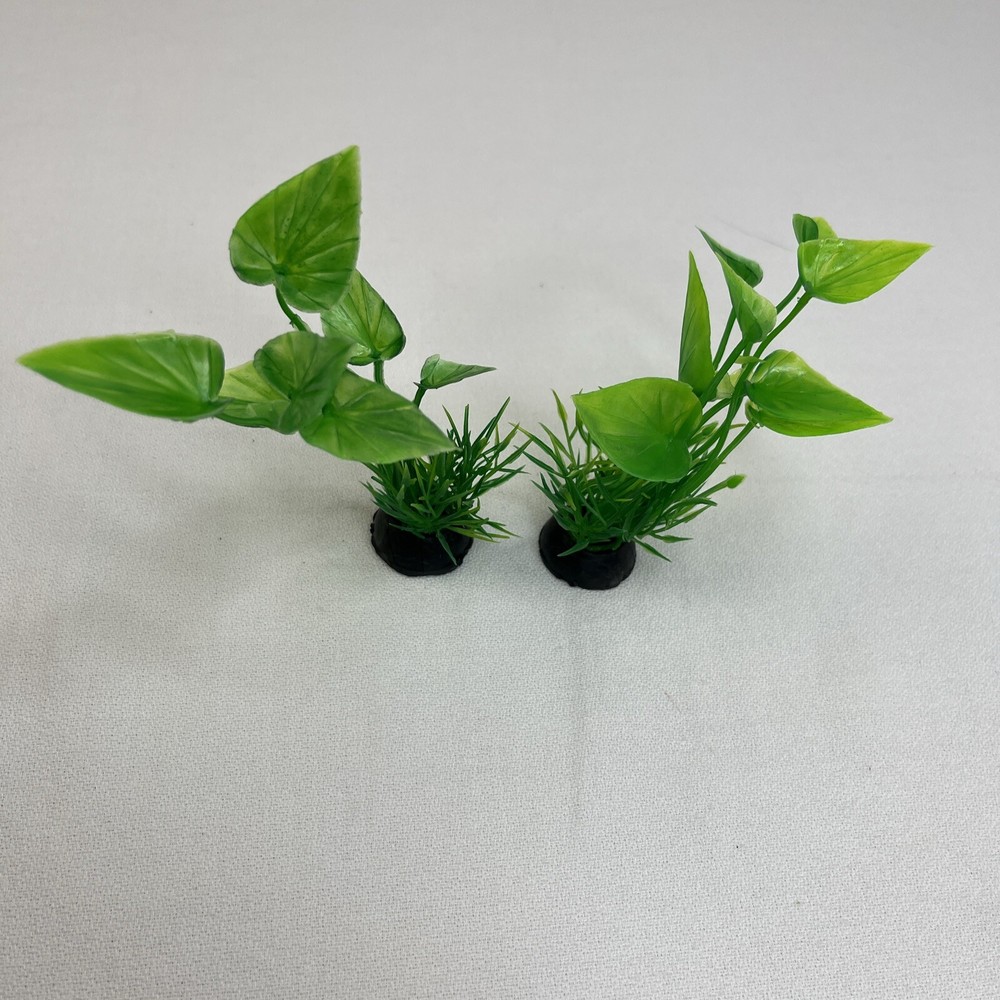2 PC Xunyee Plastic Aquarium Plants