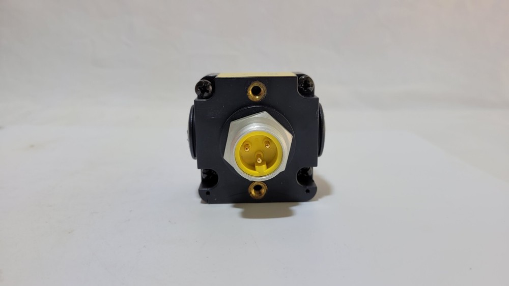 Banner EZA-QDE-3 EZ Screen 3-Pin End Cap Emitter Accessory