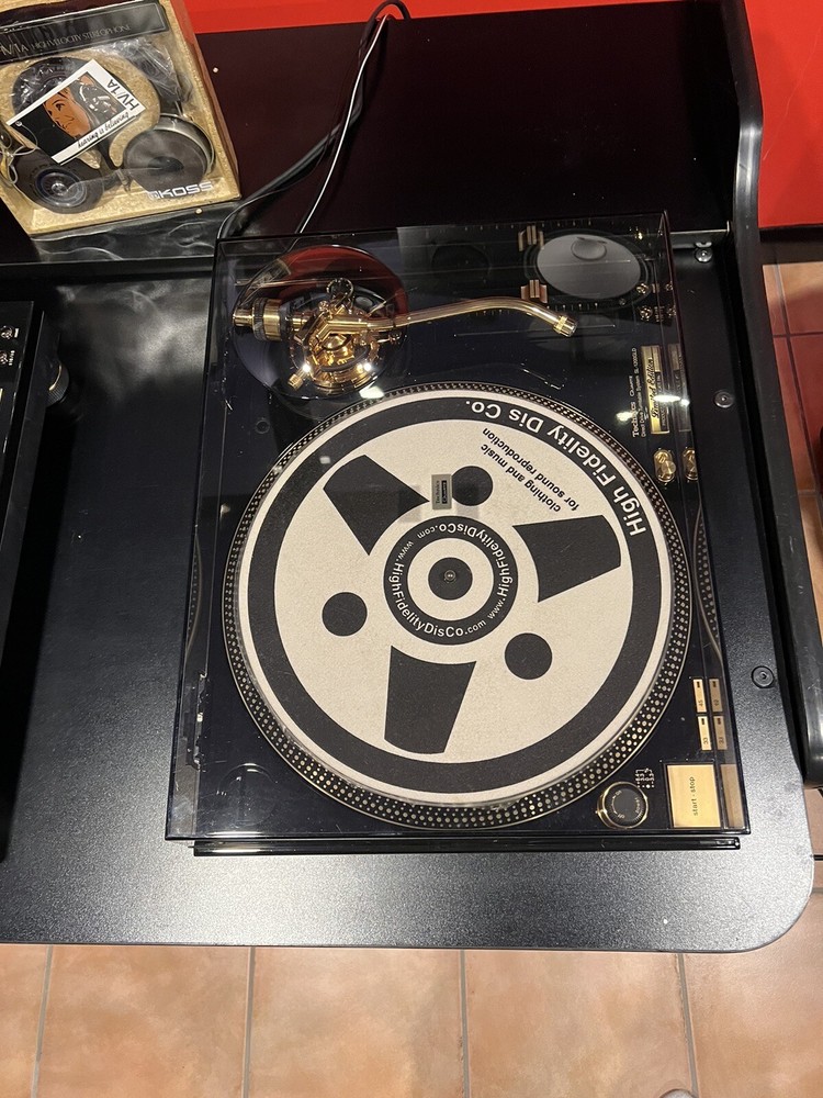 TECHNICS SL-1200 GLD Limited Gold Edition (open box)