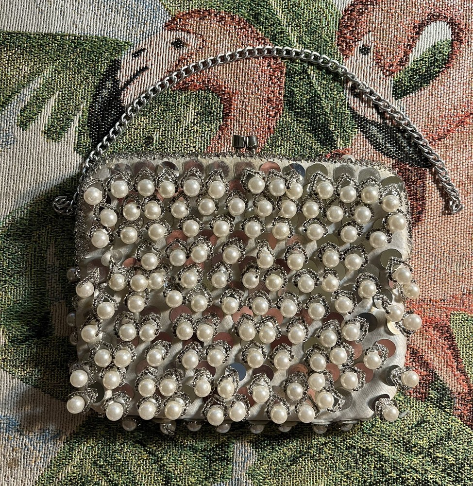 VINTAGE La Regale LTD Pearl handbag,