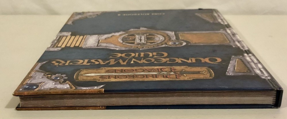 Dungeons And Dragons Dungeon Master’s Guide Core Rulebook 2 D&D D20 System 2000