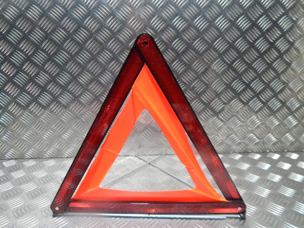 AUDI Q7 MK1 5DR 06-08 WARNING TRIANGLE