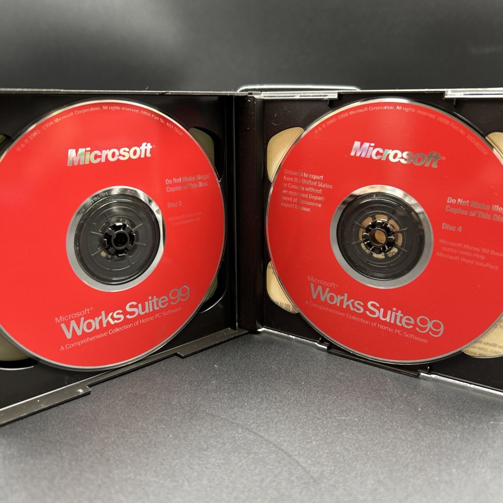 Microsoft Works Suite 99 Disc Set Vintage 4 Discs Pc Software - Excellent