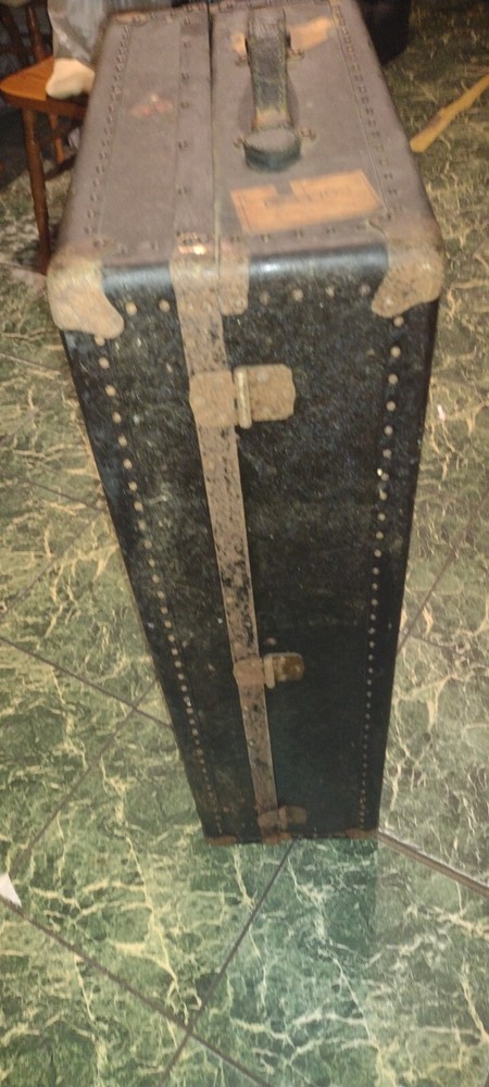 Vintage H.W. Round tree Roller Tray Trunk