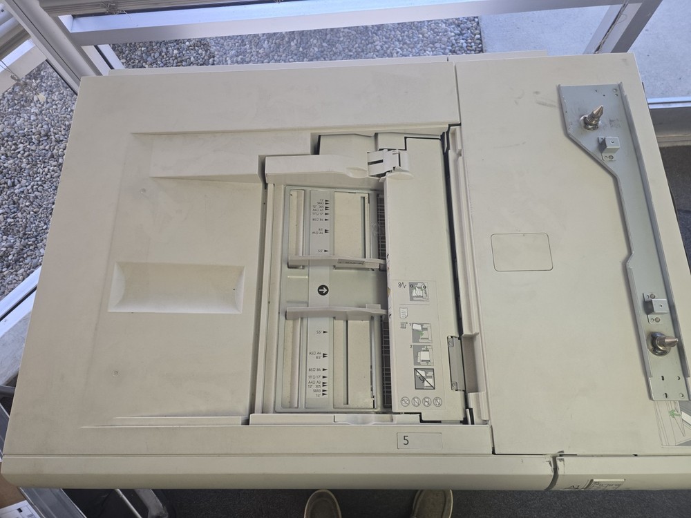 Xerox High Capacity Freeder