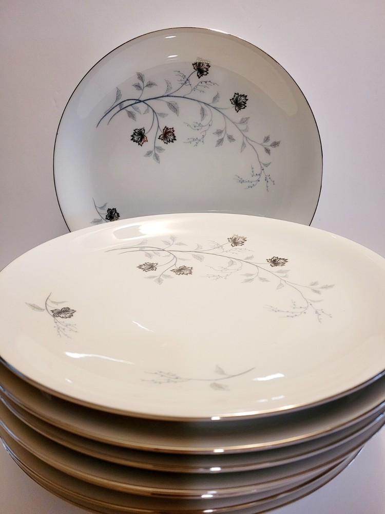 Arlen Fine China 8 Piece Set