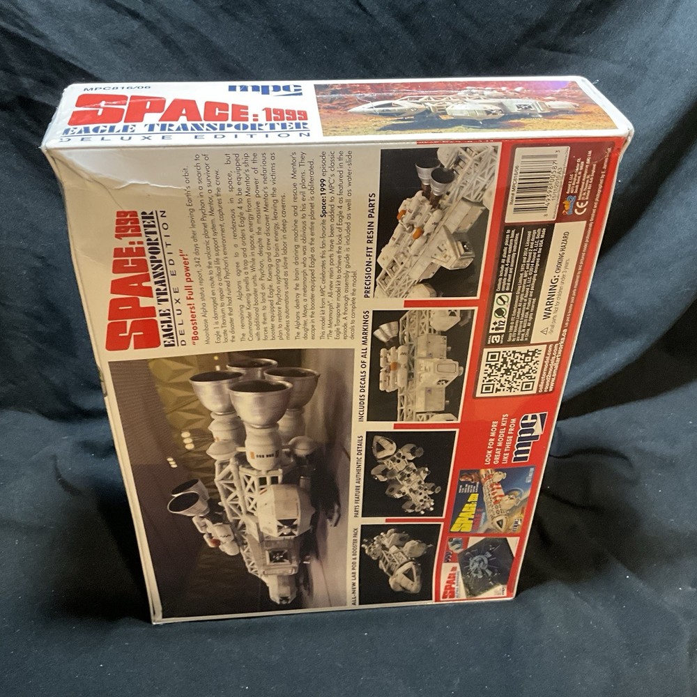 Space 1999 Eagle Transporter Deluxe Edition
