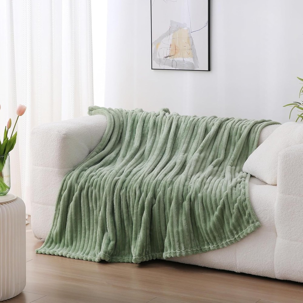 Soft Flannel Throw Blanket Microfiber Warm Cozy Sofa Bed Lightweight
