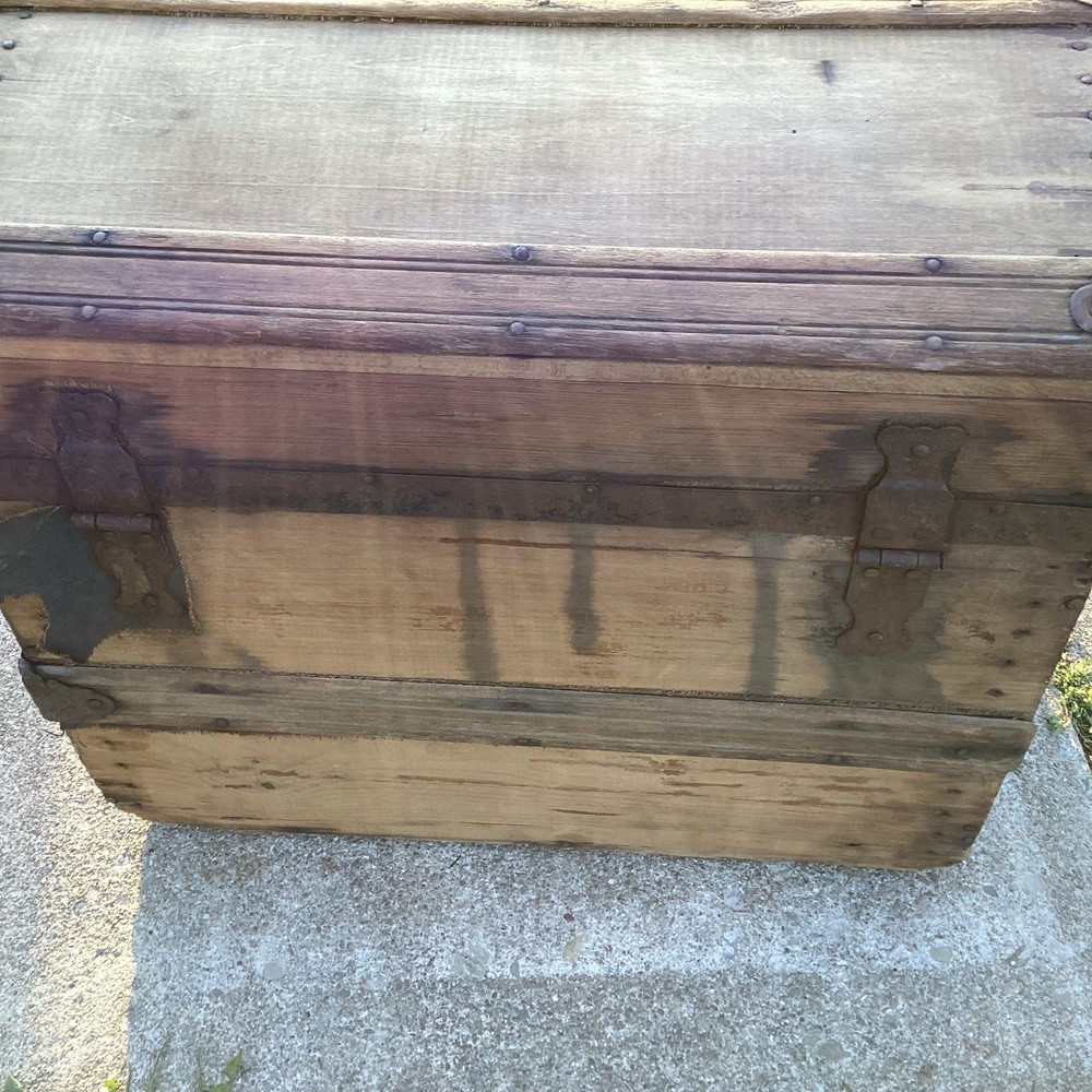 Antique pirates captains chest Trunk Camel Back