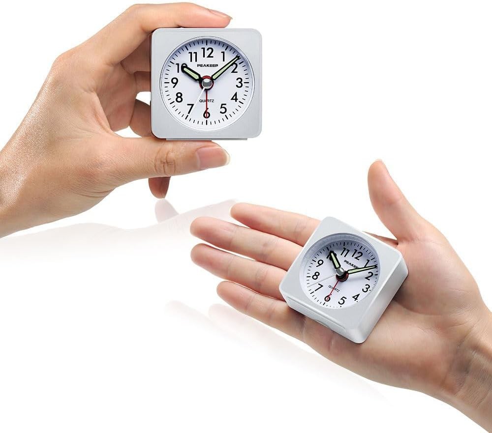 Snooze and light function, silent silent-ticking analog quartz clock (white)