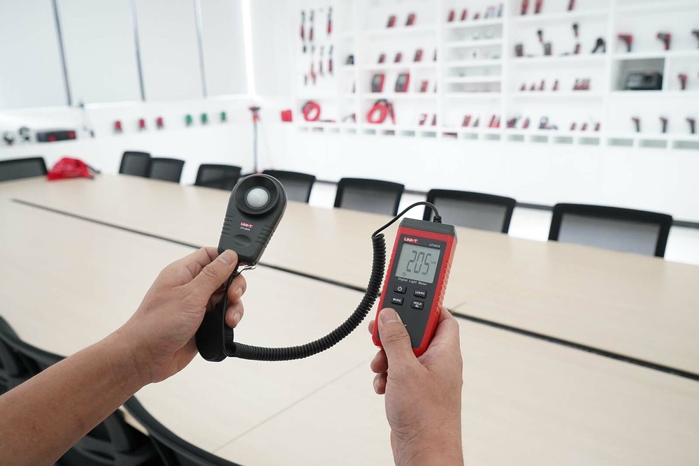 UNI-T UT383S Backlight Light Meter Auto range Split Probe Data hold Lux/Fc