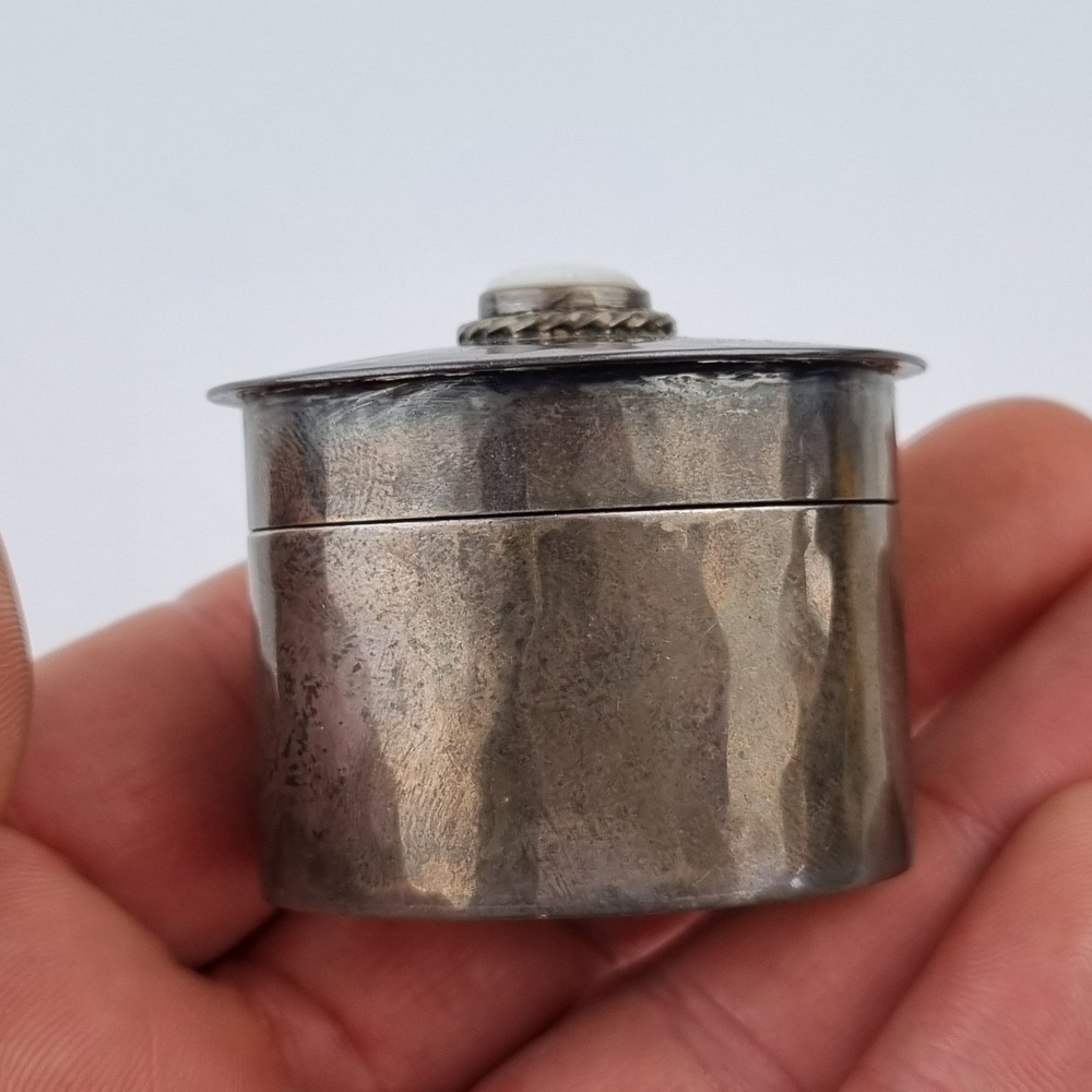Solid Silver Oval Pillbox With Opal Cabochon To Top London 1992 Maker "BG VA"