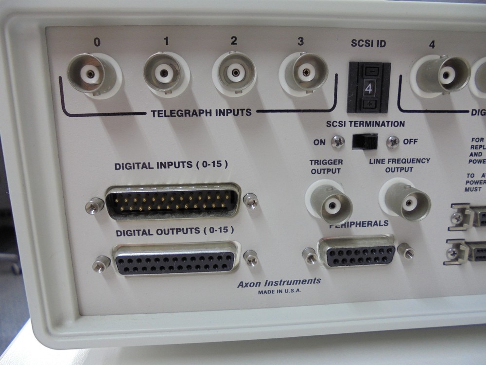 Axon Instruments Digidata 1322A 16 Bit Data Acquisition System