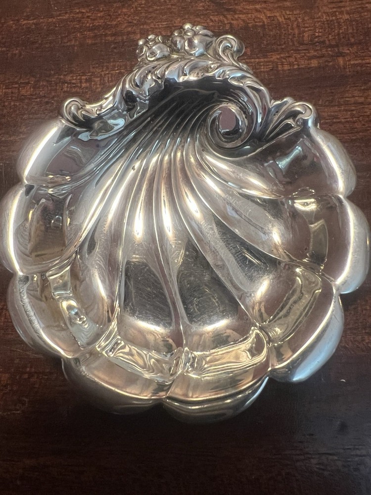 Lunt Sterling Silver Shell Dish