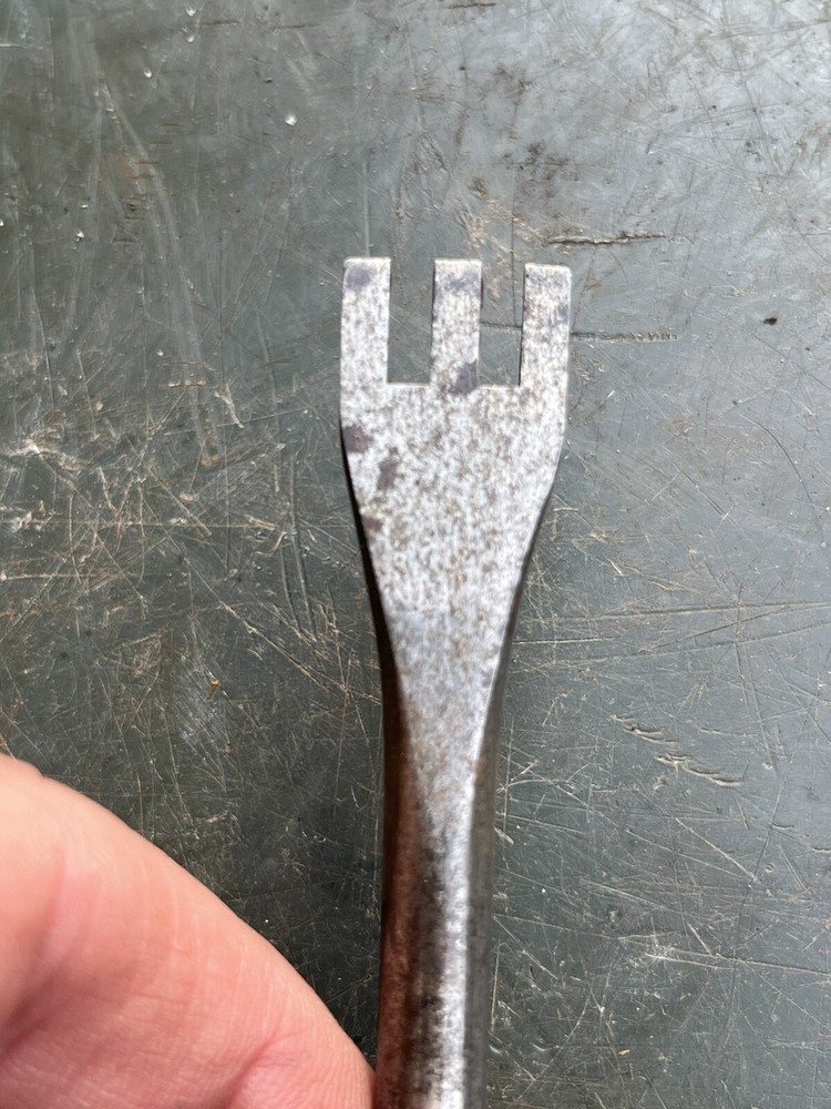 Vintage 3 Prong Leather Craft Thonging Chisel