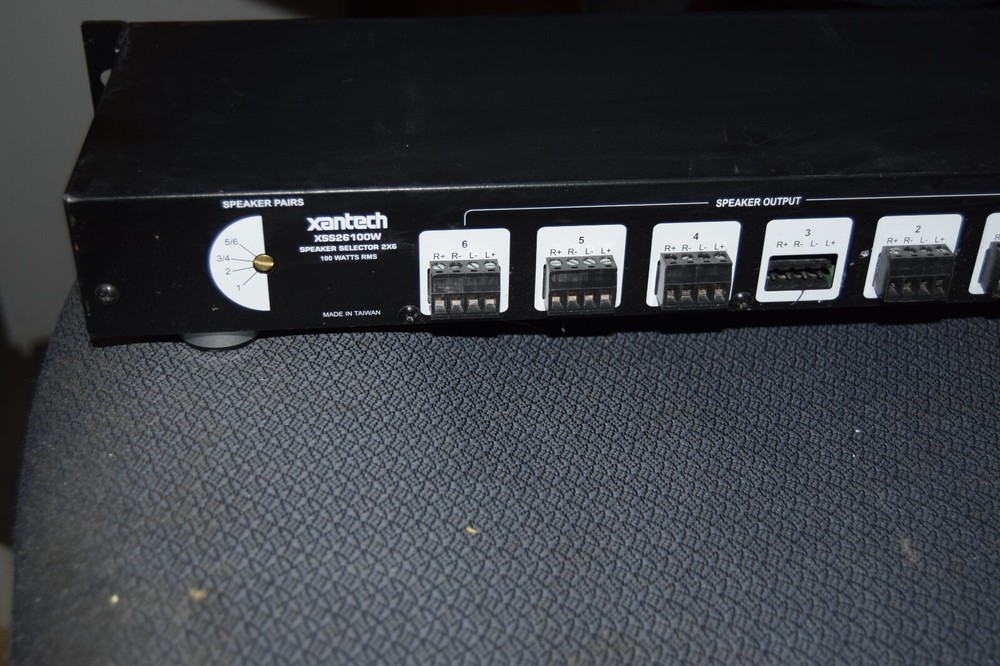 Xantech XSS26100W Two Source 6 zone Speaker Selector - Rack Mountable - *READ*