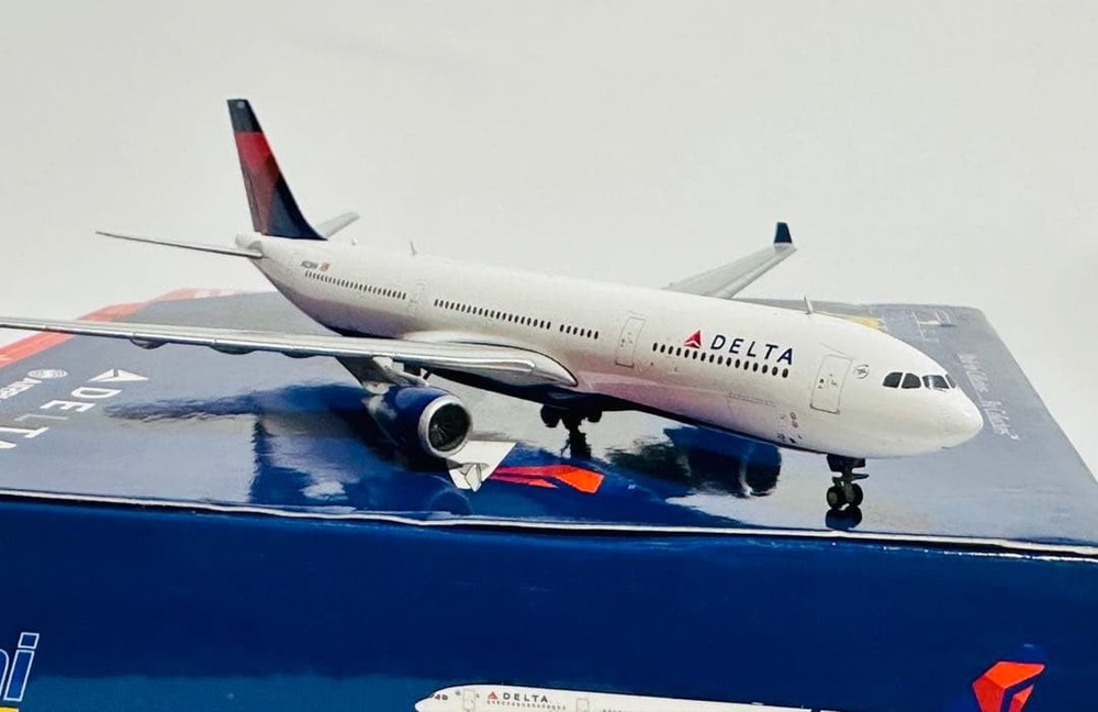 Gemini 1/400 A330-300 Delta Airlines