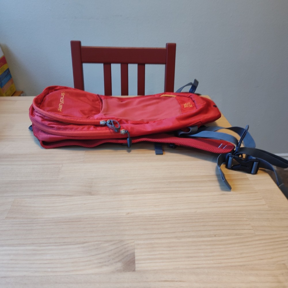 Platypus Tokul XC 8.0 Hydration Pack Backpack Bag Red
