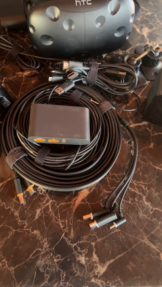 HTC Vive With 3 Controllers And 3 Base Stations Vr Kit Check Desc Before Buying