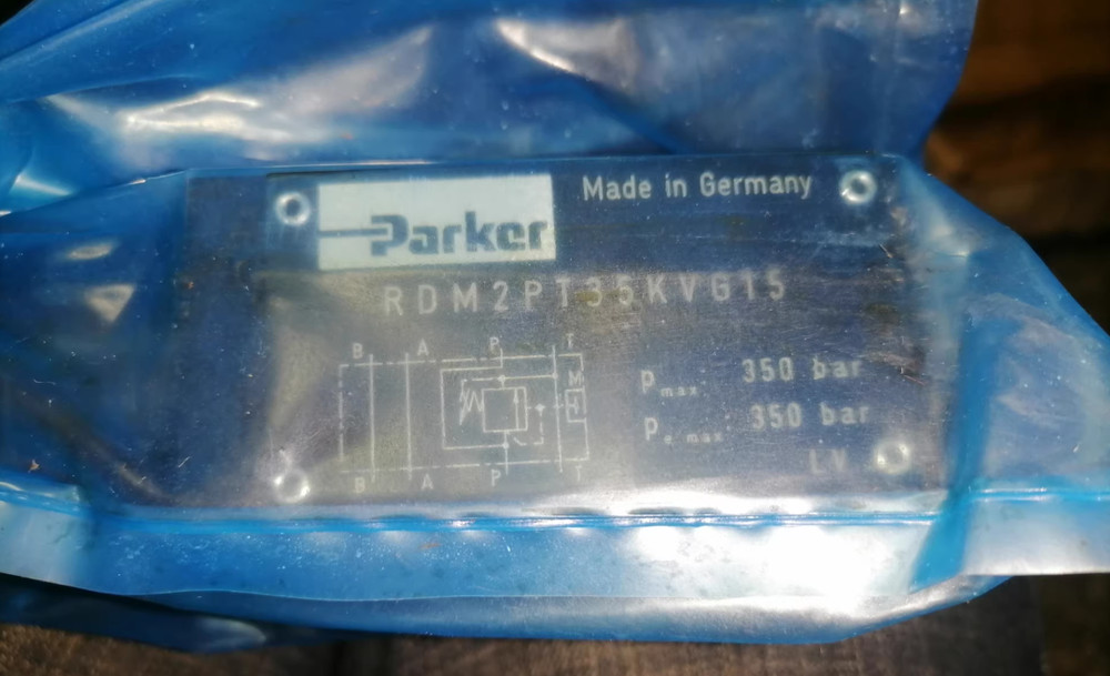 1pcs Parker RDM2PT35KVG15 Valve