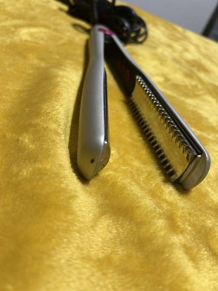 Body By Blowpro Titanium Styling Iron