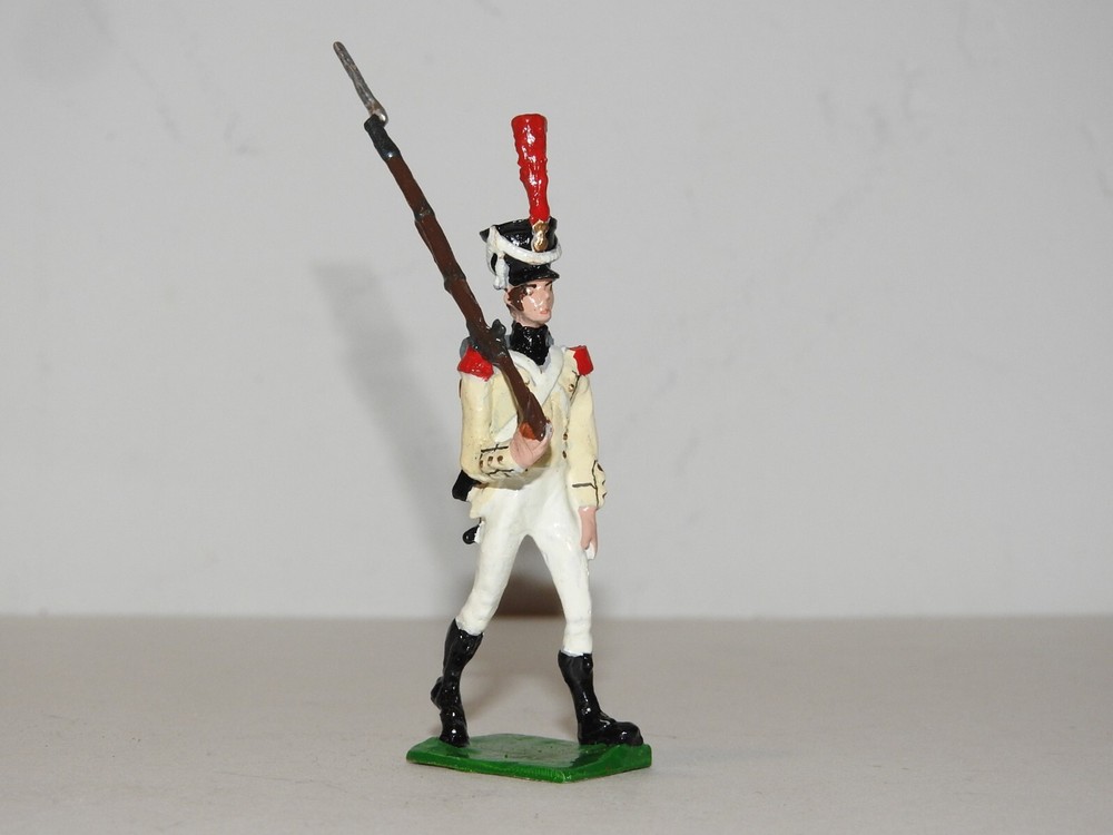 FRENCH INFANTRY MARCHING WITH RIFLE & BAYONET AFFIXED