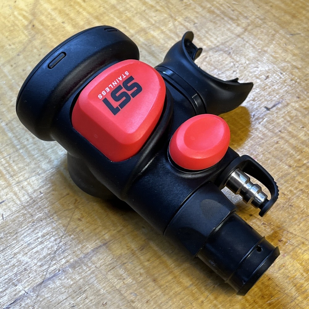 Atomic Aquatics SS1 Safe Second - Red - Regulator/Inflator Combo