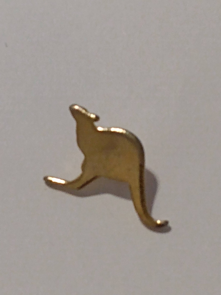 Small Kangaroo Figure Gold Tone Tack Pin