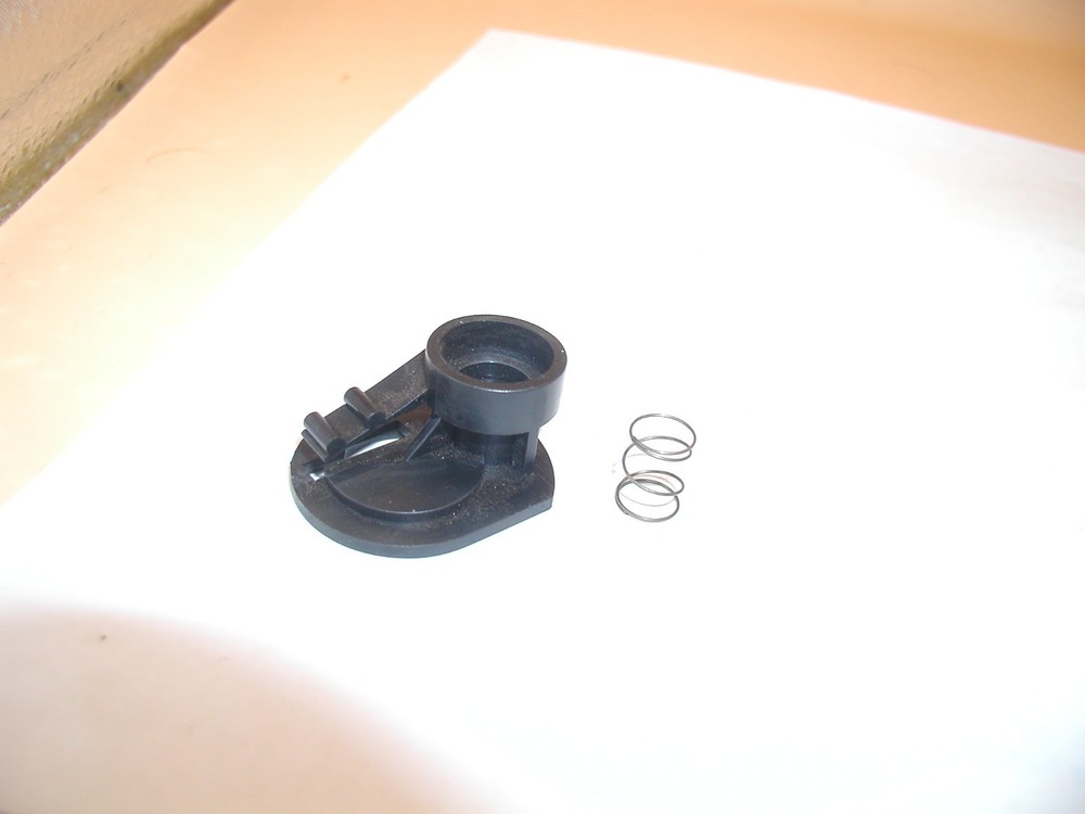 Crosman 357 - Cylinder Plate, Detent and Spring