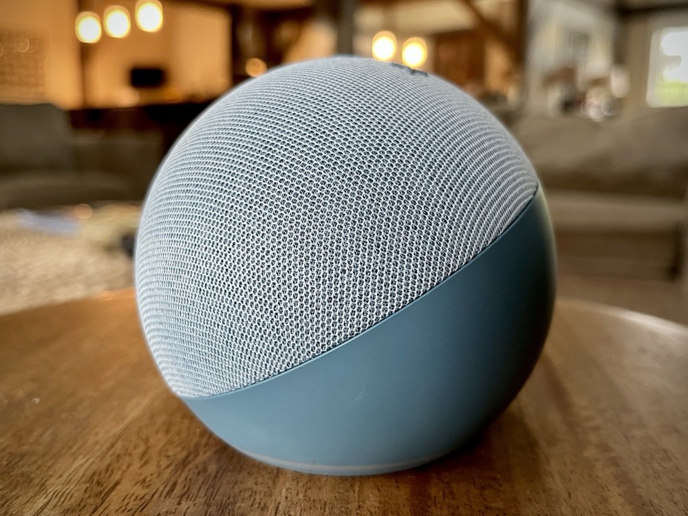Amazon Echo Dot (4th Gen.) Smart Speaker B7W644 Twilight Blue & Echo Glow Bundle