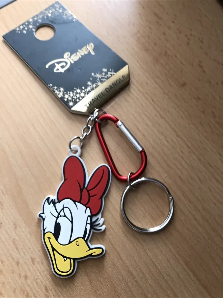 DISNEY DAISY DUCK TRAVEL DANGLE KEYRING BAG CHARM ZIP PULL BNWT PRIMARK