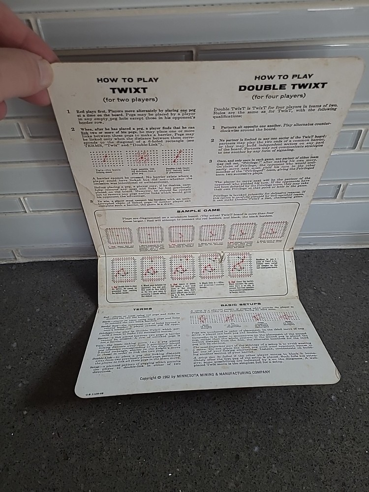 Twixt 3M Bookshelf Strategy Board Game 1962