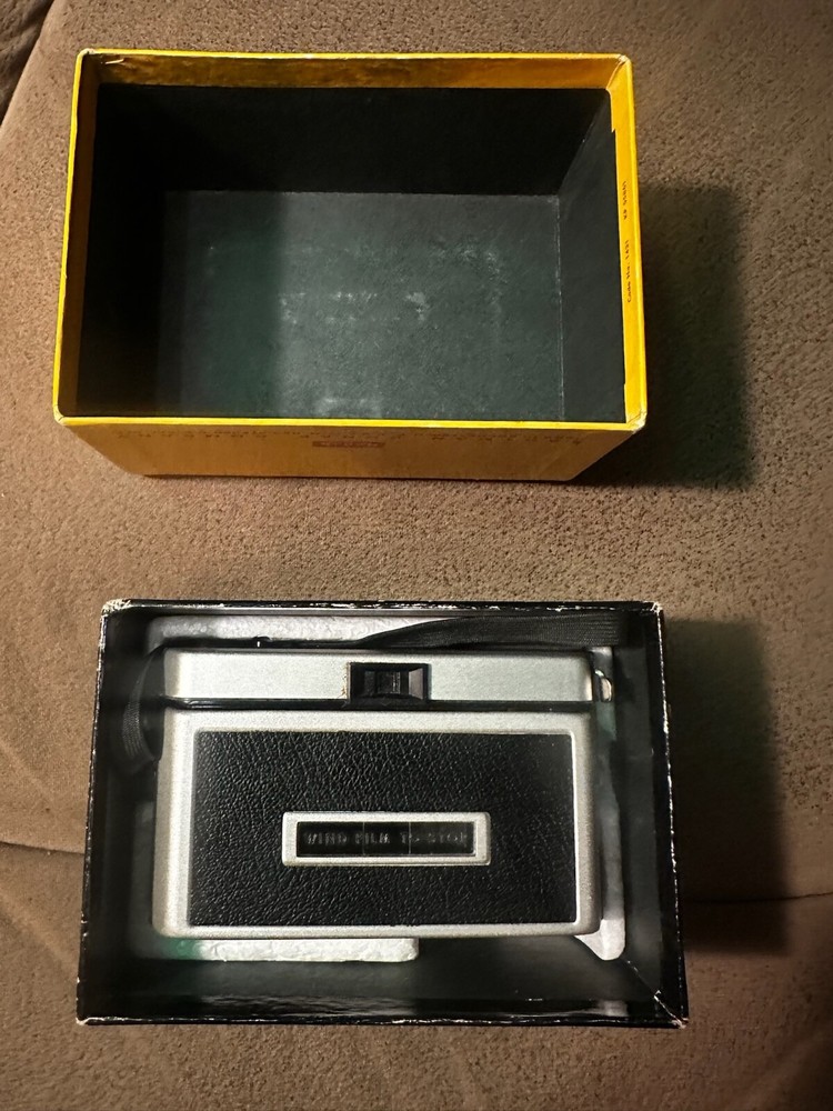 Kodak Instamatic 104 with box