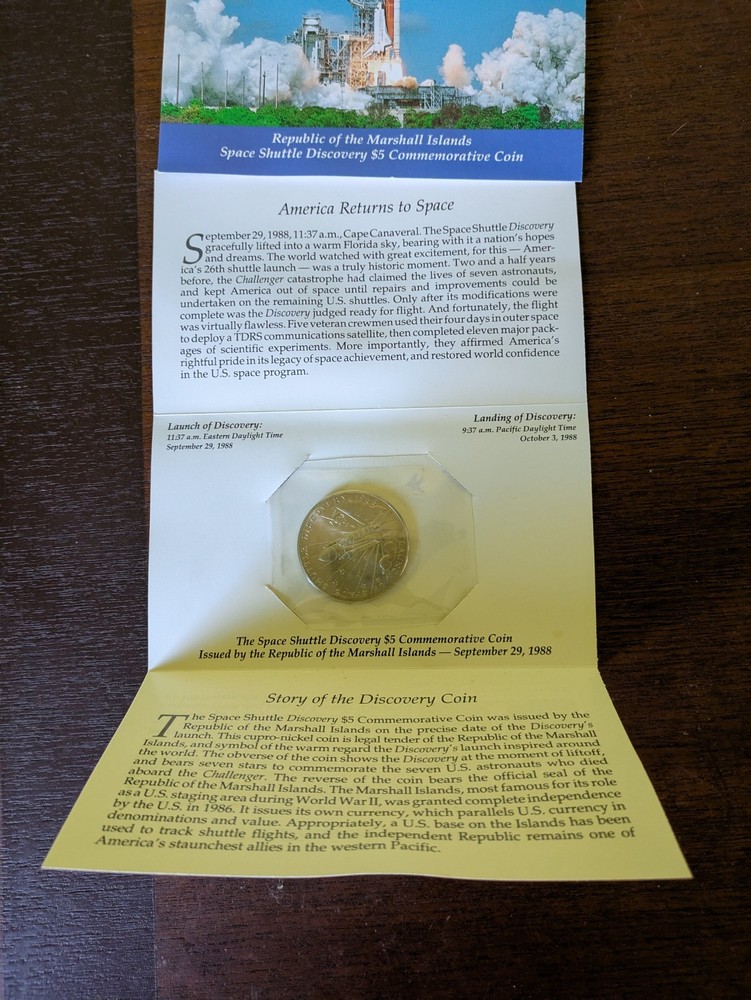 Marshall Islands - Space Shuttle Discovery $5 Commemorative Coin