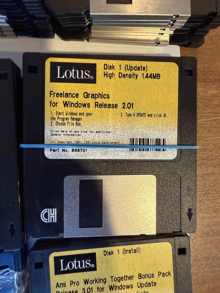 Vintage Lotus SmartSuite Software Bundle Lot