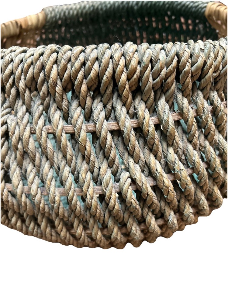 Large Hand Woven Basket Split Buttocks God’s Eye Primitive Handle Gathering Eggs