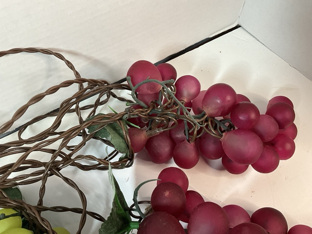 Vintage Plastic Rubber Grape String Lights Working 25’ Long 6 Clusters Red/green