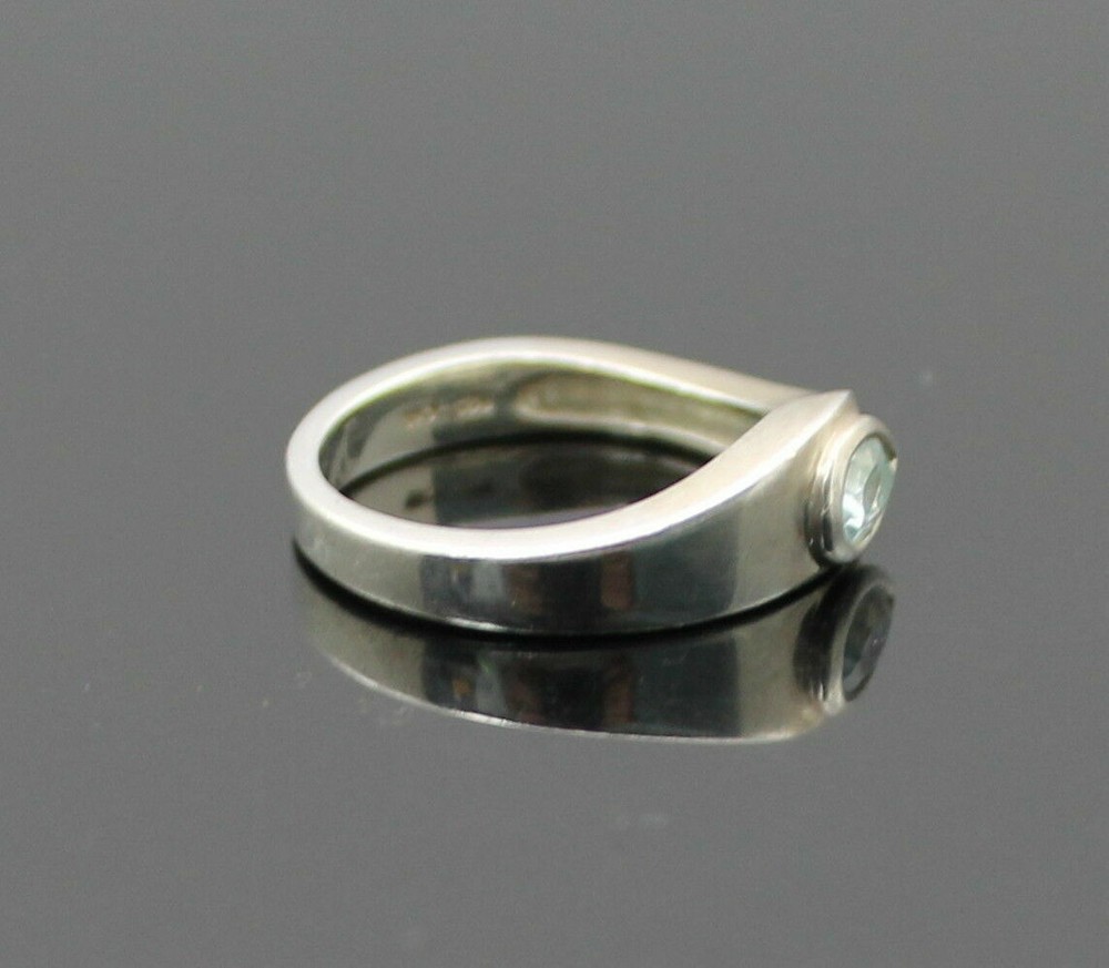 BEAUTIFUL PEAR SHAPED BLUE TOPAZ STERLING SILVER RING SIZE 7