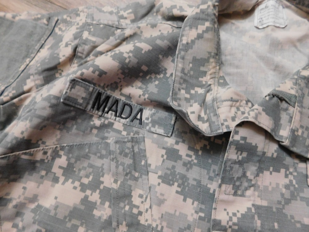 US ARMY ACU TOP COAT SIZE MEDIUM-REGULAR