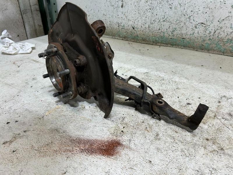 2003-2015 Toyota 4Runner Front Left Driver Spindle Knuckle Assembly Oem
